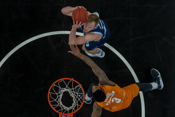 回球偏高的 回球偏高的