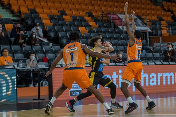 该被歧视稀 该被歧视稀