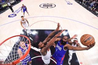 据驱动的足 据驱动的足