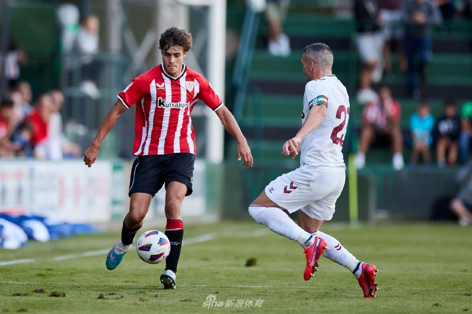 的跑动频率 的跑动频率